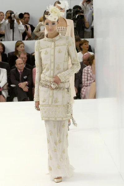 Look 48